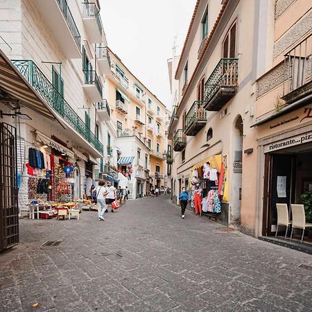 Appartamento White Amalfi Centro Storico By Italianhost Esterno foto