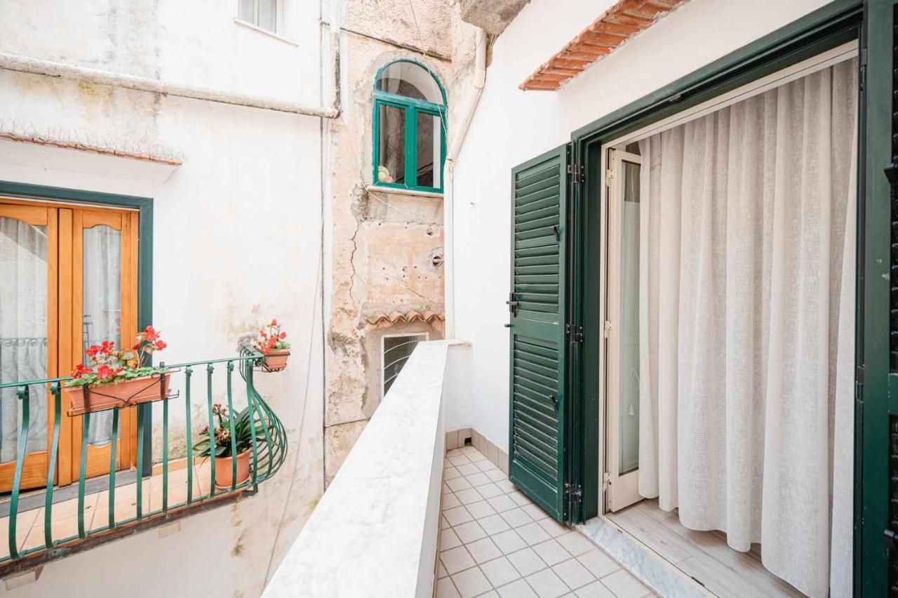 Appartamento White Amalfi Centro Storico By Italianhost Esterno foto